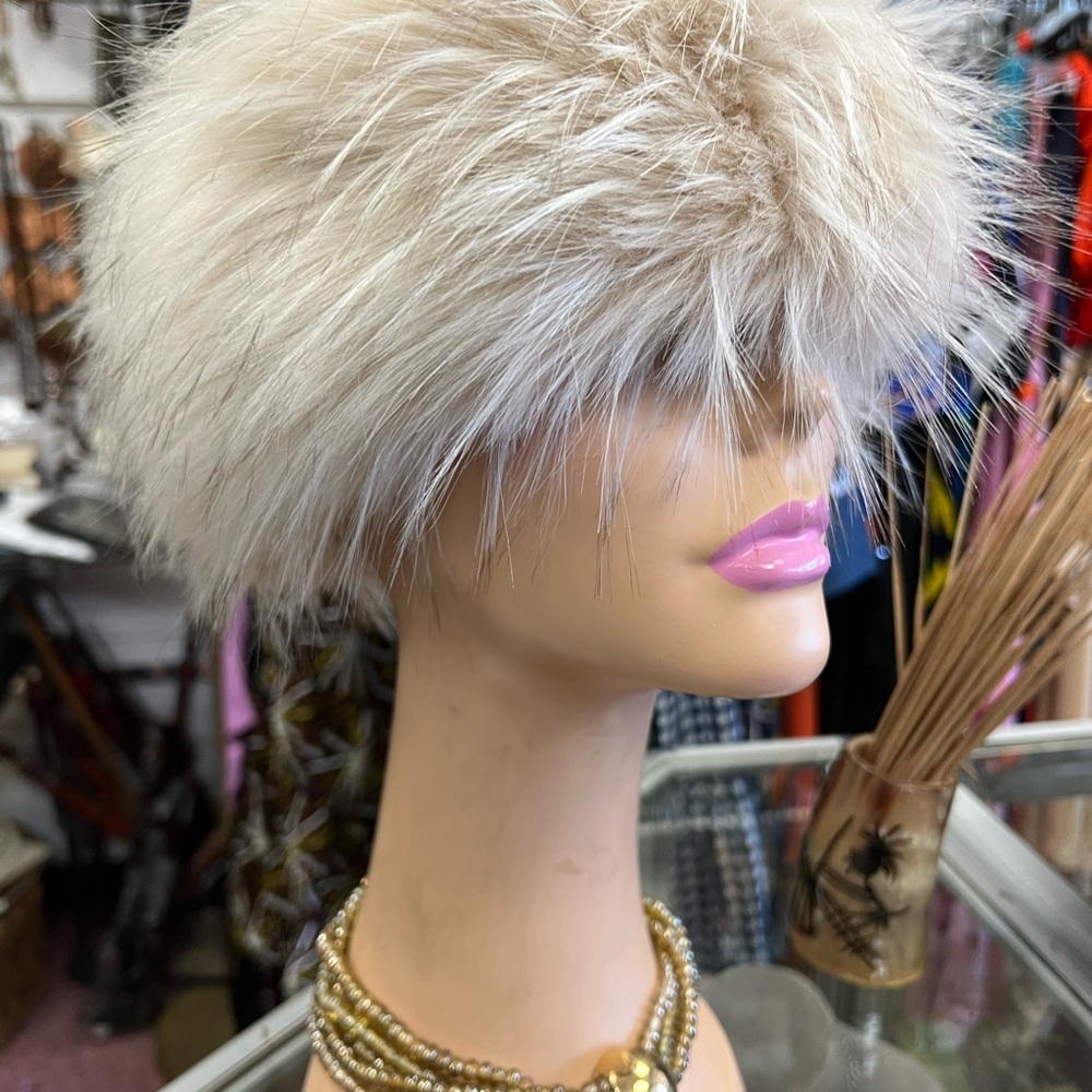 Flux fur trimmed cap